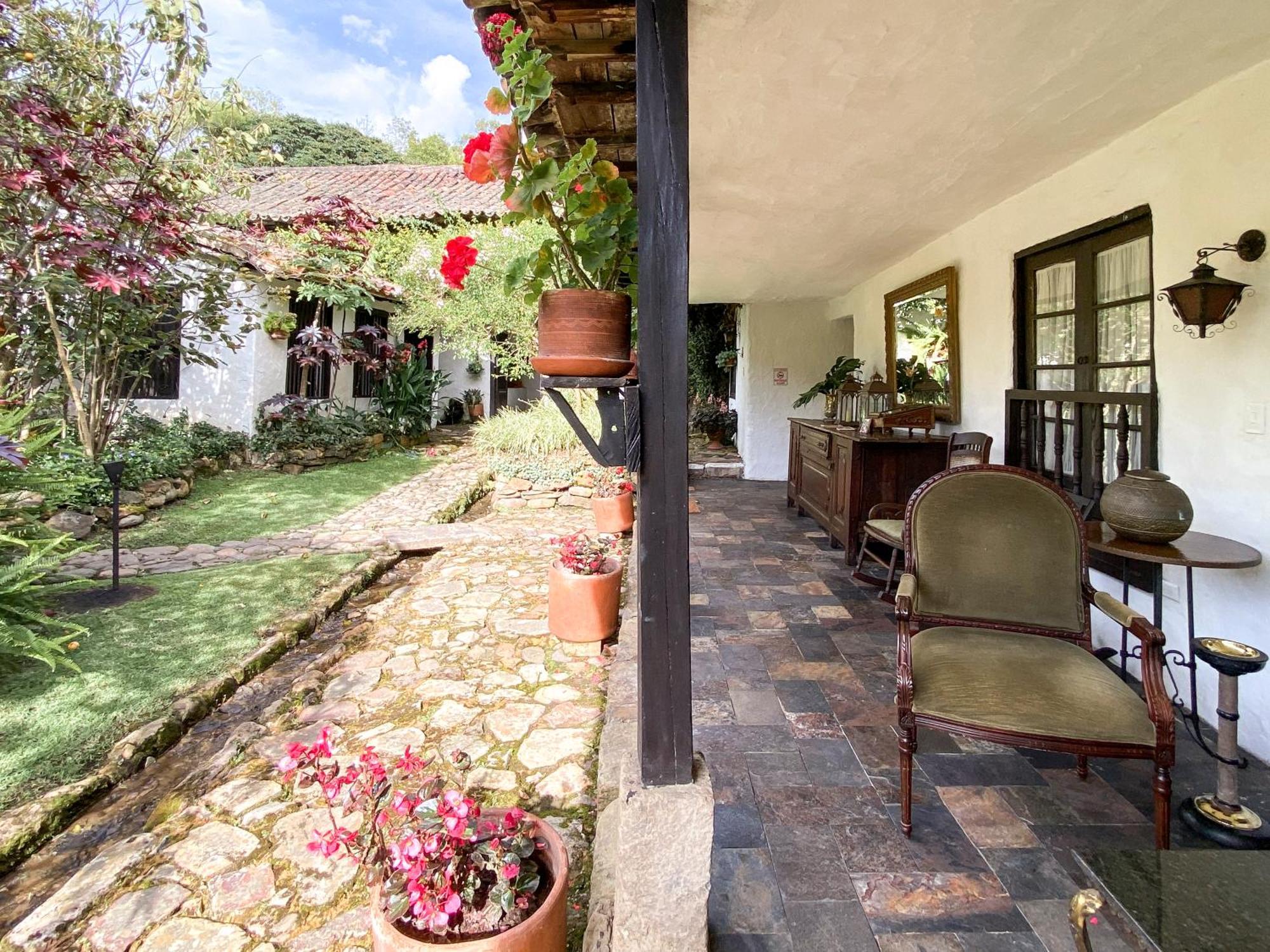 Hotel Hacienda Baza Tibana Exterior photo